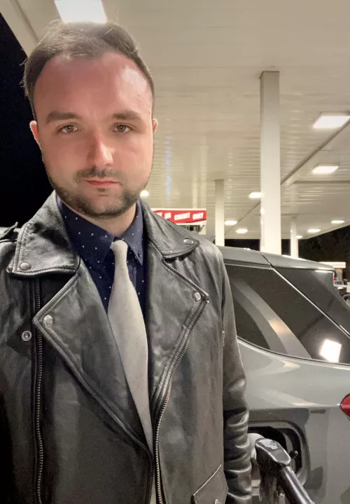 Let me pump your gas Let me pump your gas