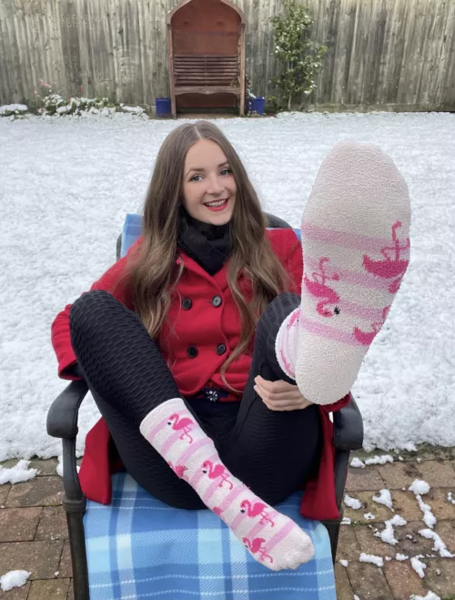 Let me rub your bulge with my fuzzy socksβ¦π