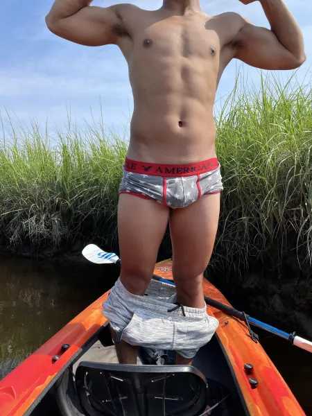 Let’s arm wrestle 💪🏽😝