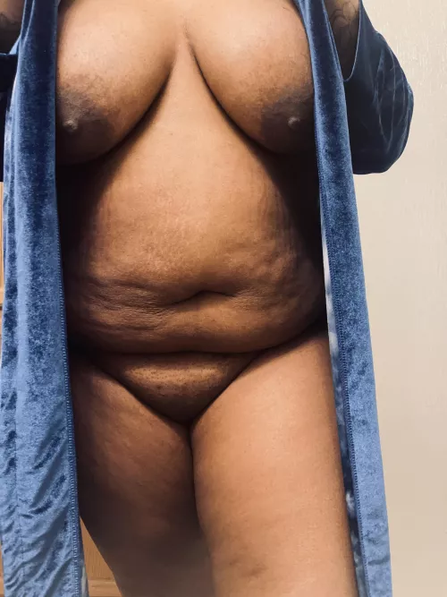 Let’s drink wine and take naughty pics & videos together