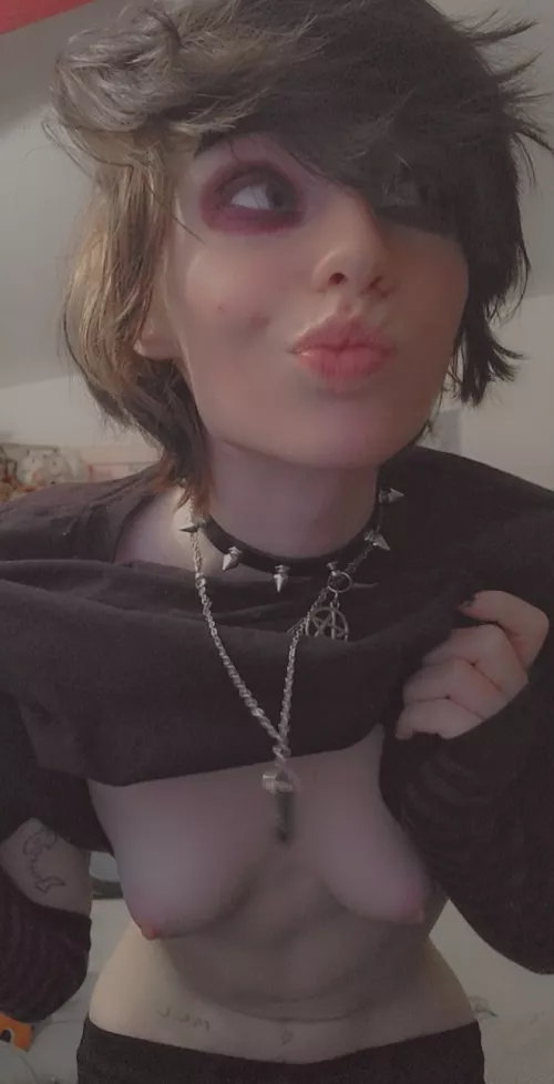 Let's fuck and watch American Horror Story? Let's fuck and watch American Horror Story?