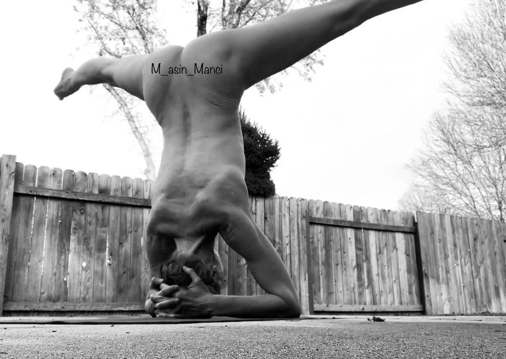 Letโs get naked and yoga! Letโs get naked and yoga!