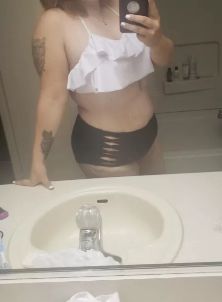 Let’s go to the beach beach let’s get away 💕