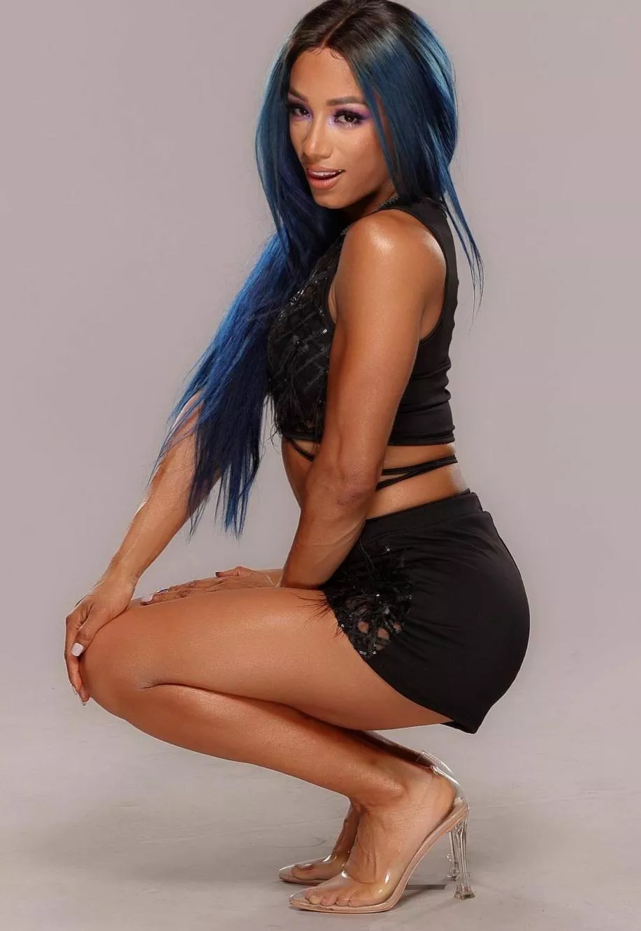 Let's have some fun working it to WWE's Sasha Banks... Let's have some fun working it to WWE's Sasha Banks...