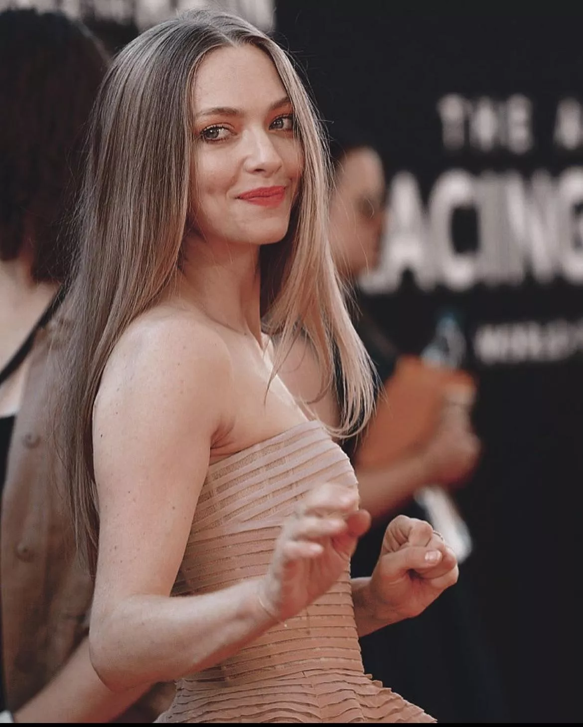 Let’s jerk and moan for Amanda Seyfried Let’s jerk and moan for Amanda Seyfried