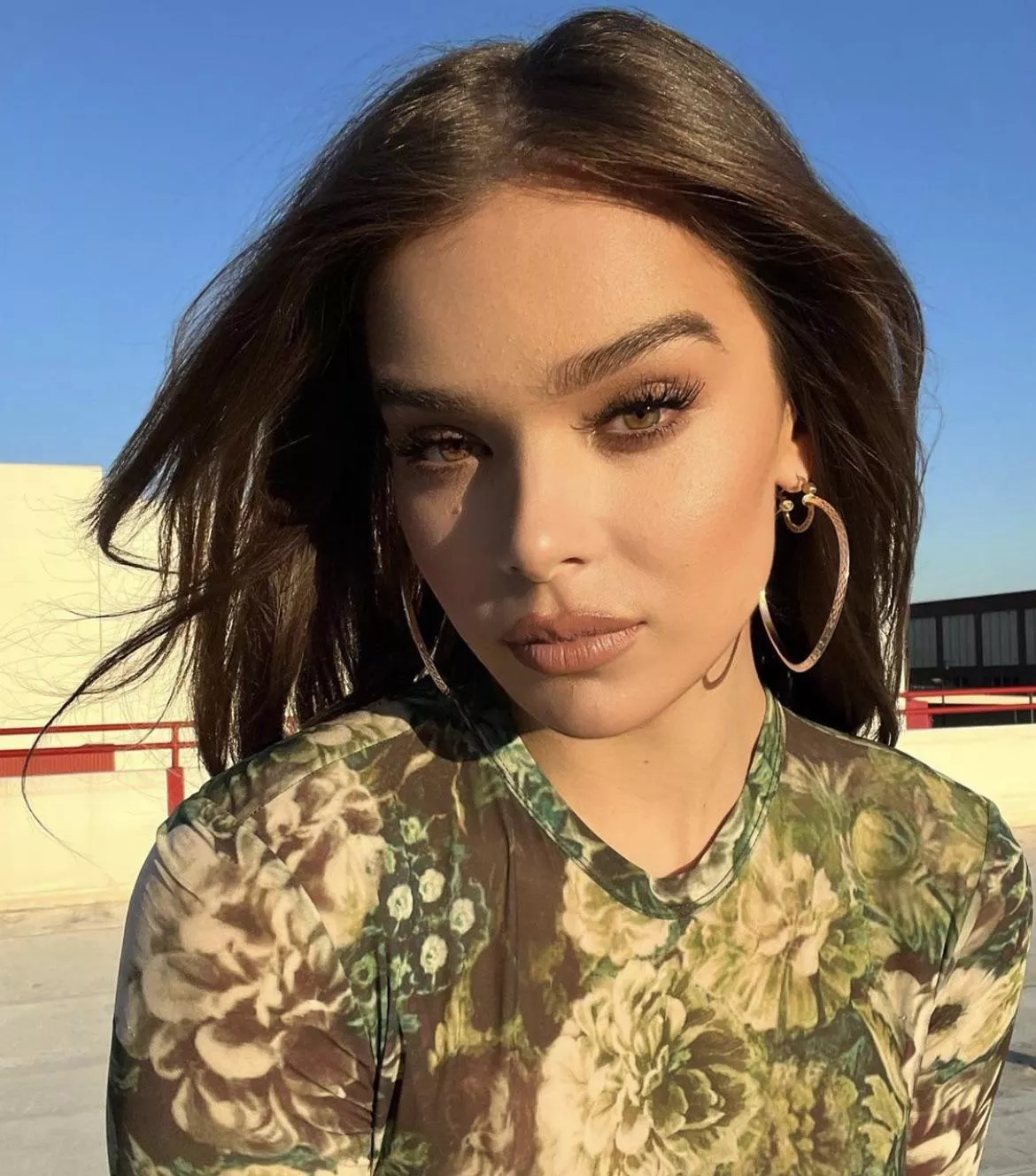 Let’s jerk and moan for Hailee Steinfeld Let’s jerk and moan for Hailee Steinfeld