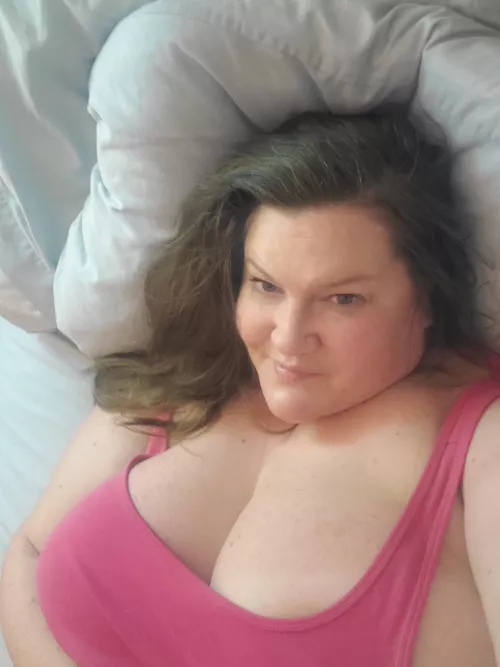 Let's just stay in bed and play today 😈💋 [F49]