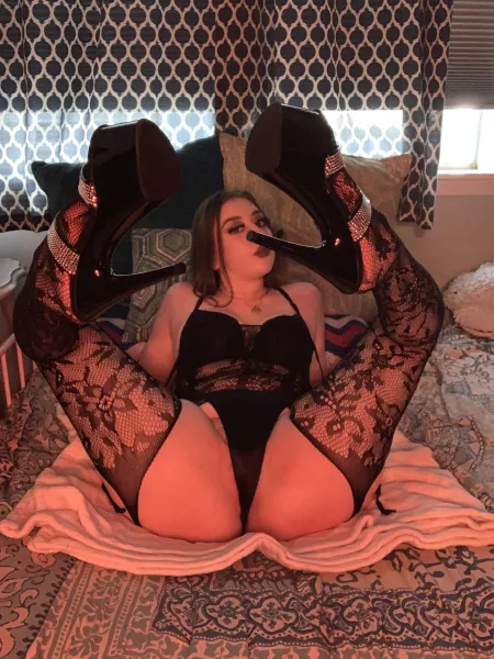 Let’s play 🖤✨