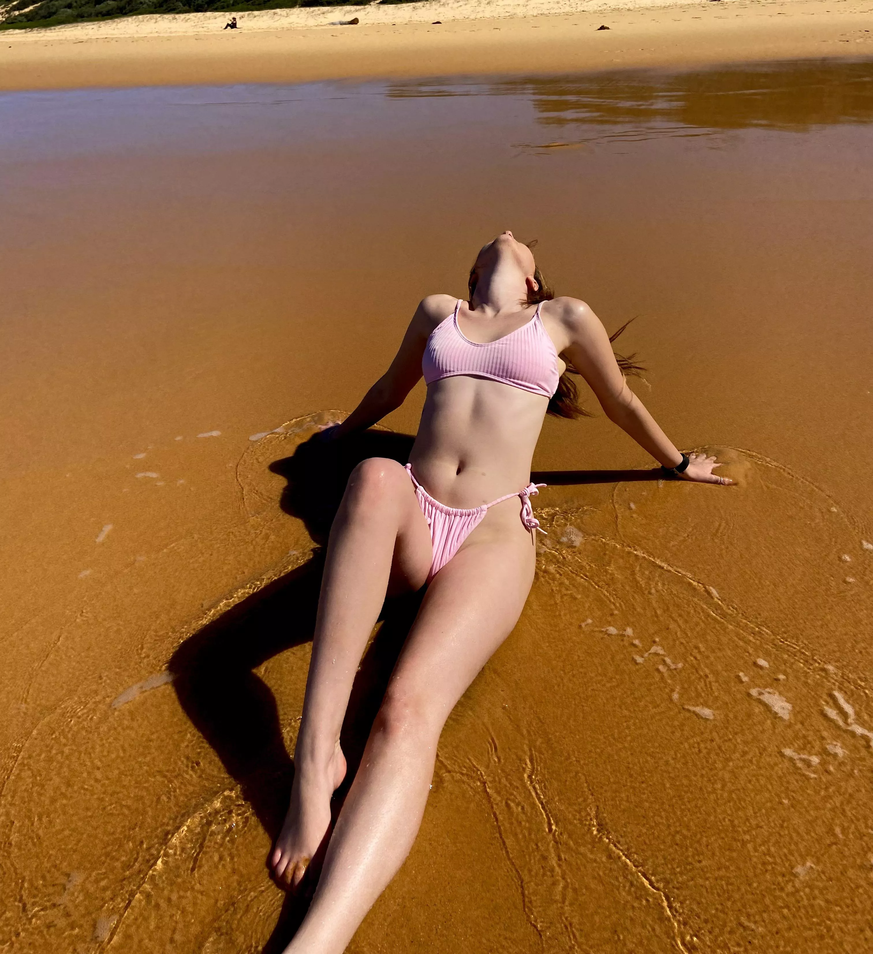 let’s sesh together on the beach link in bio ❤️