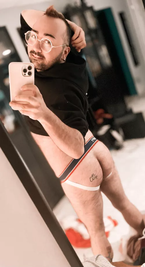 Let’s sesh…then play with my butt