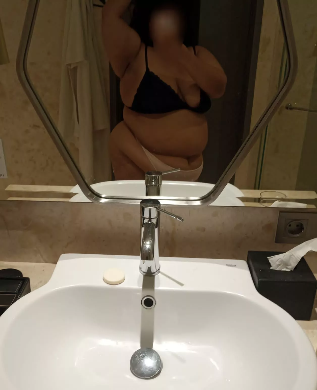 Lets shower with me Lets shower with me