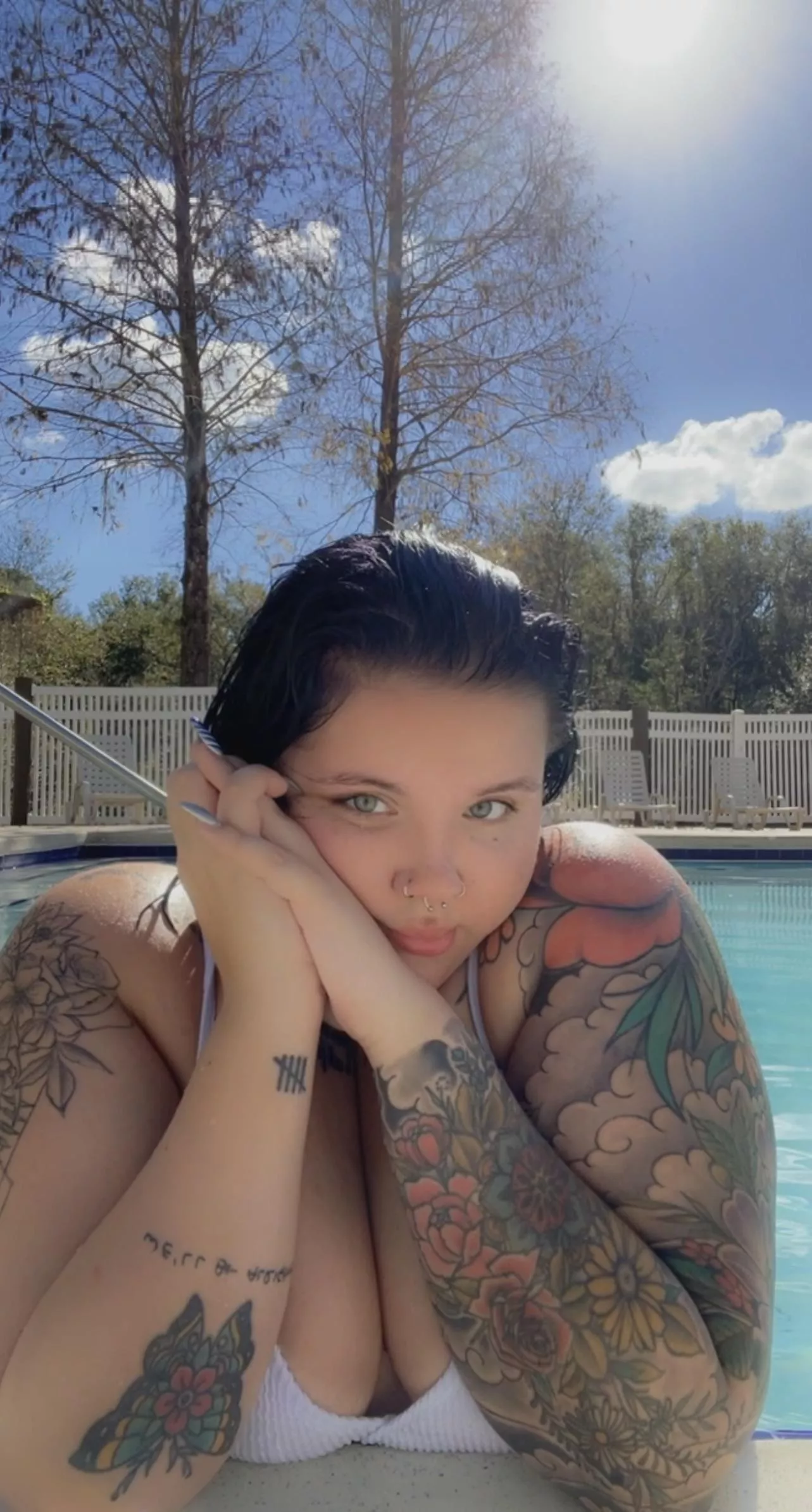 Let’s start the new year cumming together💞⬇️