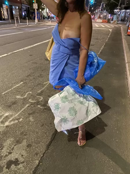 Letting her hail the taxi! Letting her hail the taxi!