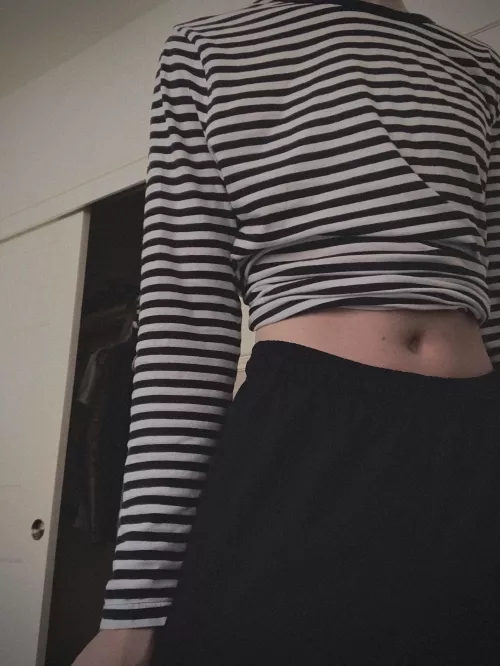 Lewd belly button reveal