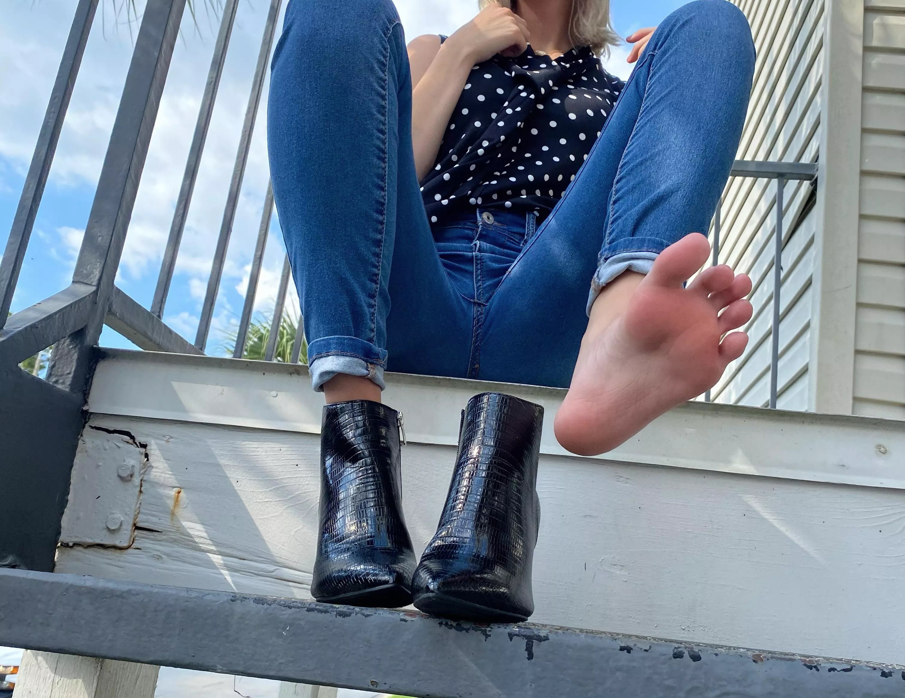 lick from heel to toeπ
 lick from heel to toeπ