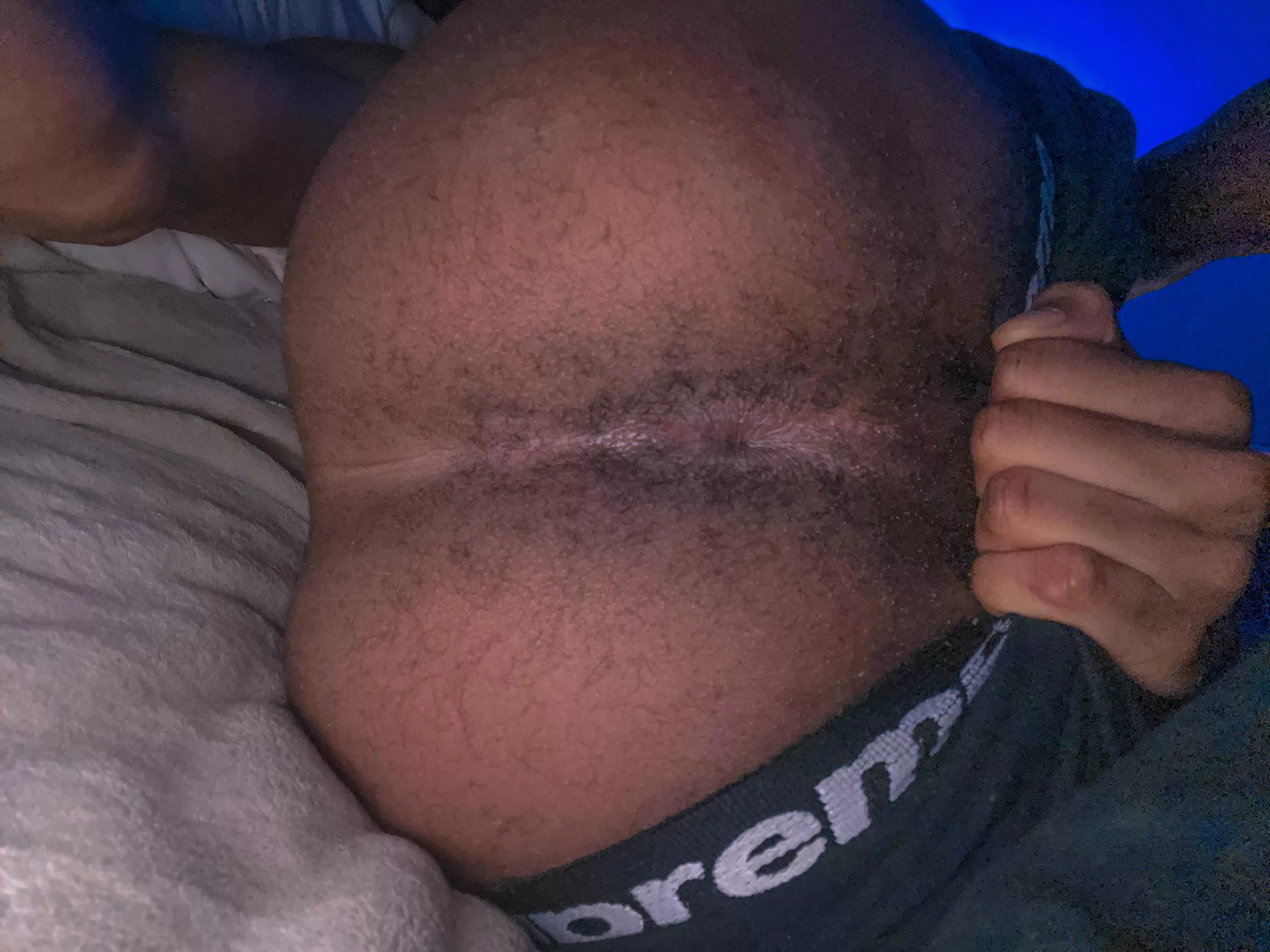 Lick it or stick it?🤔