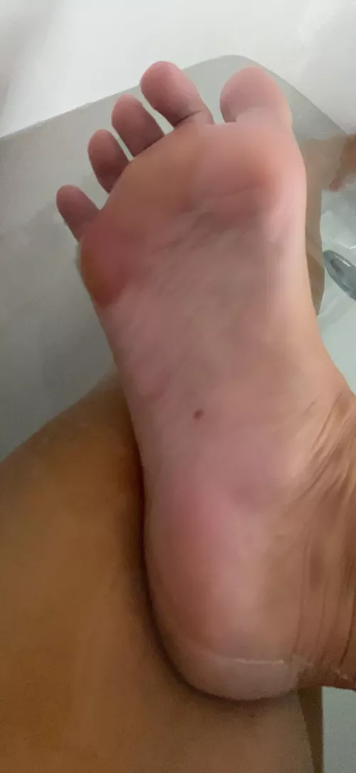 Lick my freckles on my soles! Lick my freckles on my soles!