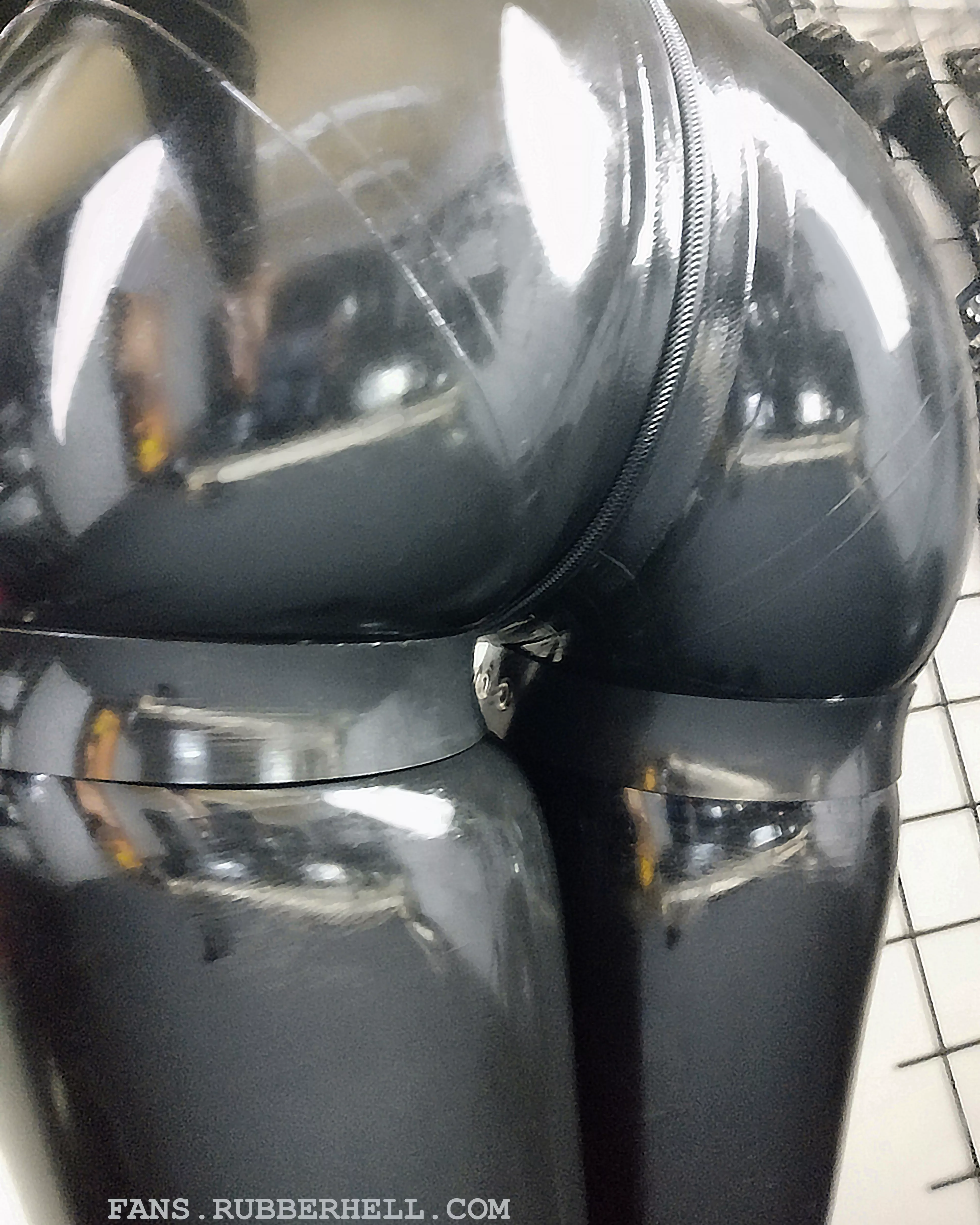 lick my shiny latex ass.. NOW ???