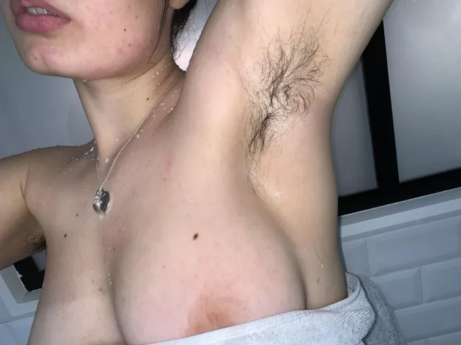 Lick my wet pits ? ❤️🩹