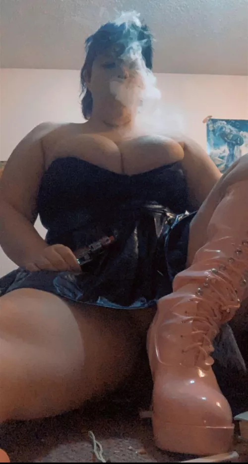 Lick these boots clean then worship me. 🖤