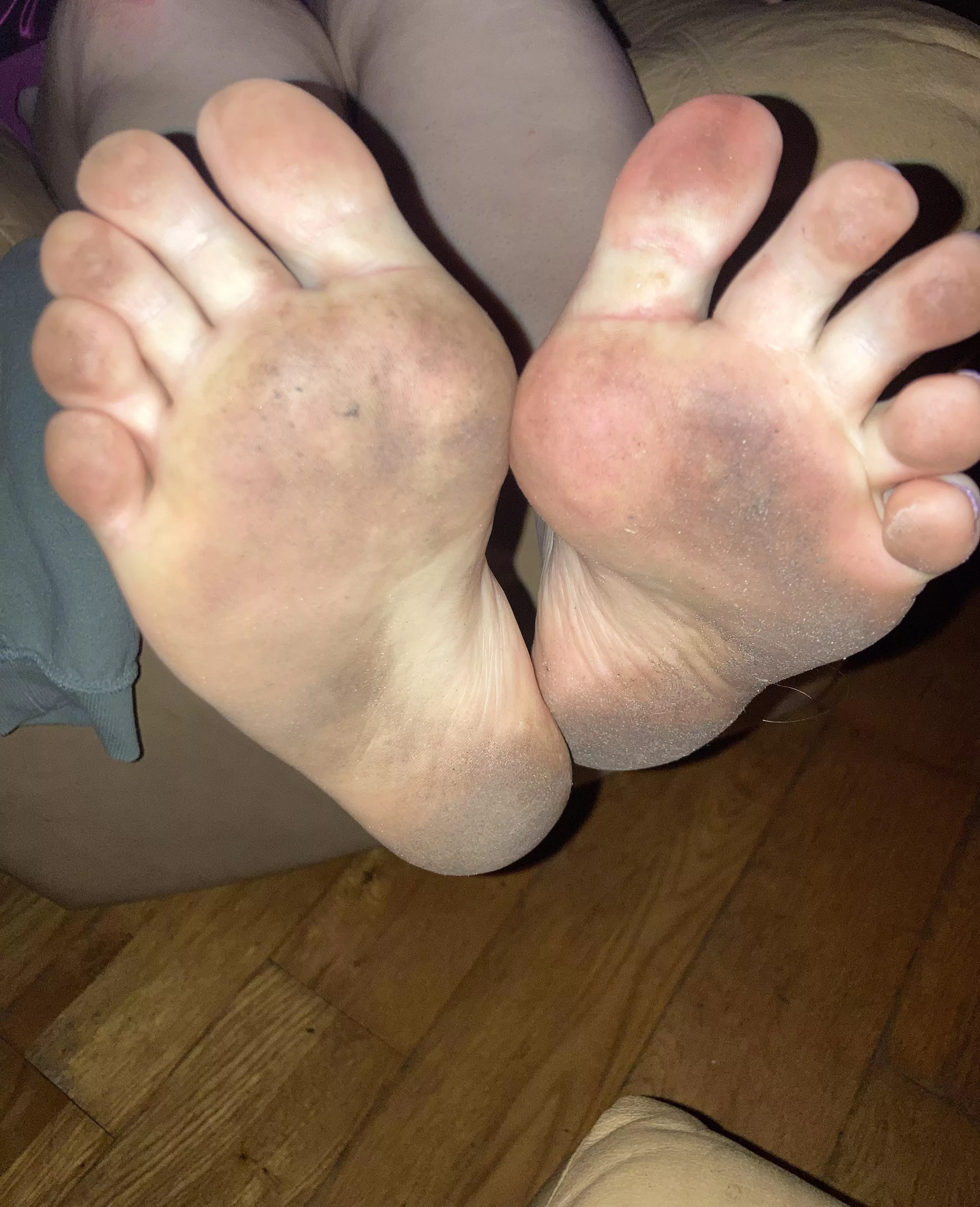 Lick up my filthy soles