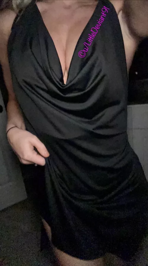 Like MILF’s in tight dresses?