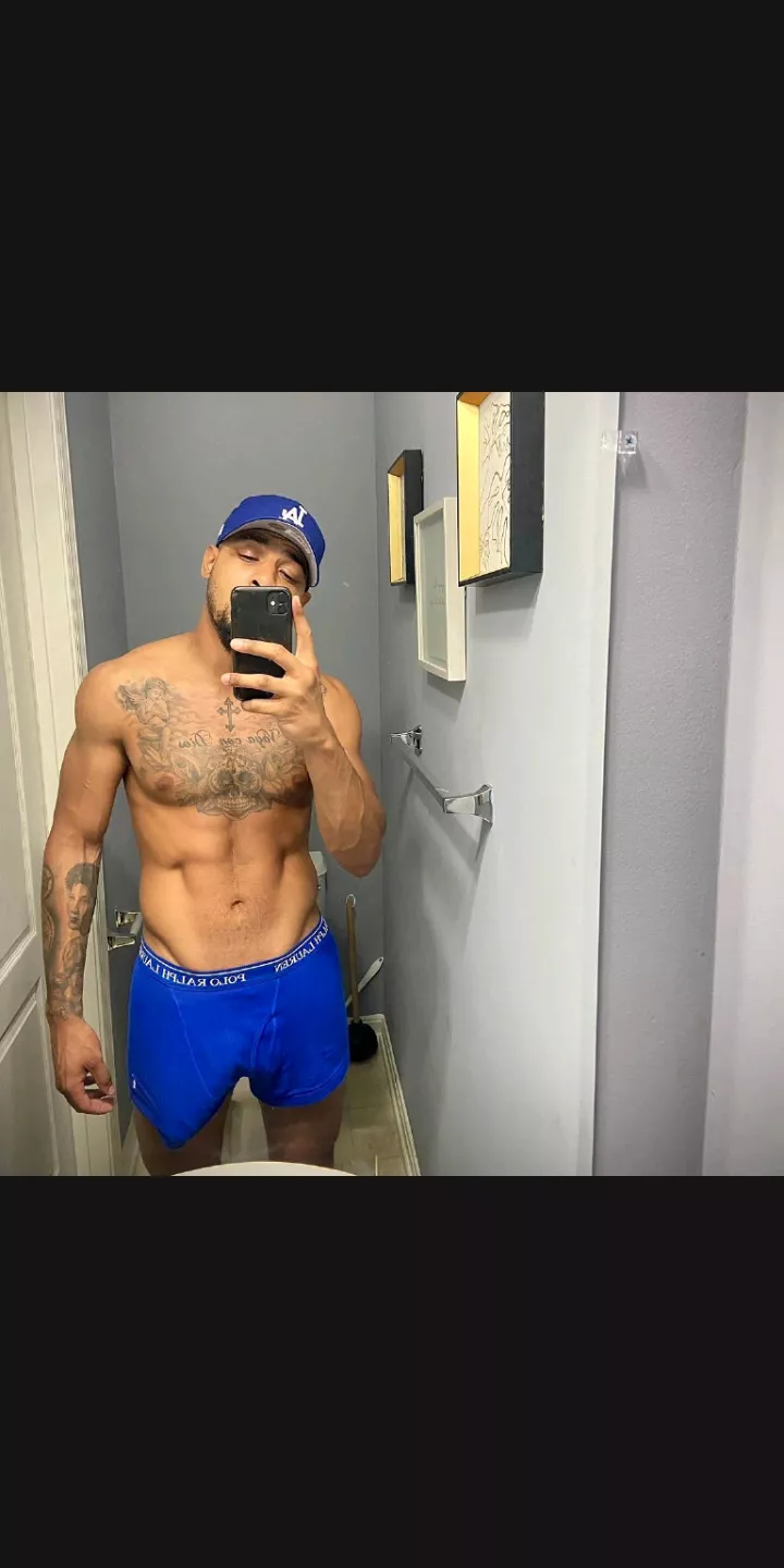Like my bulge? Like my bulge?