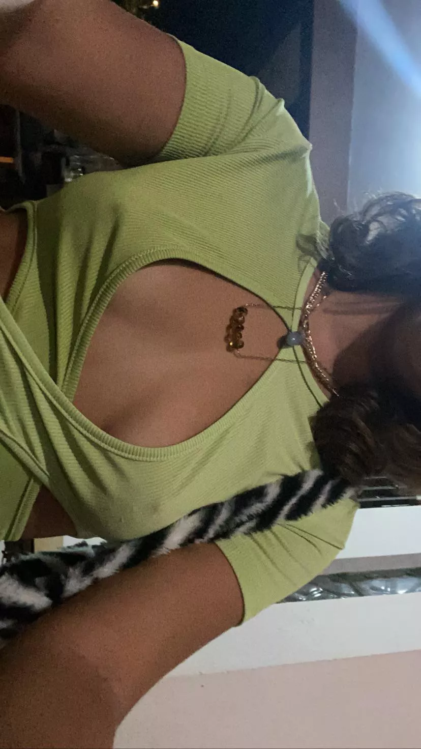 Like my dress? Like my dress?
