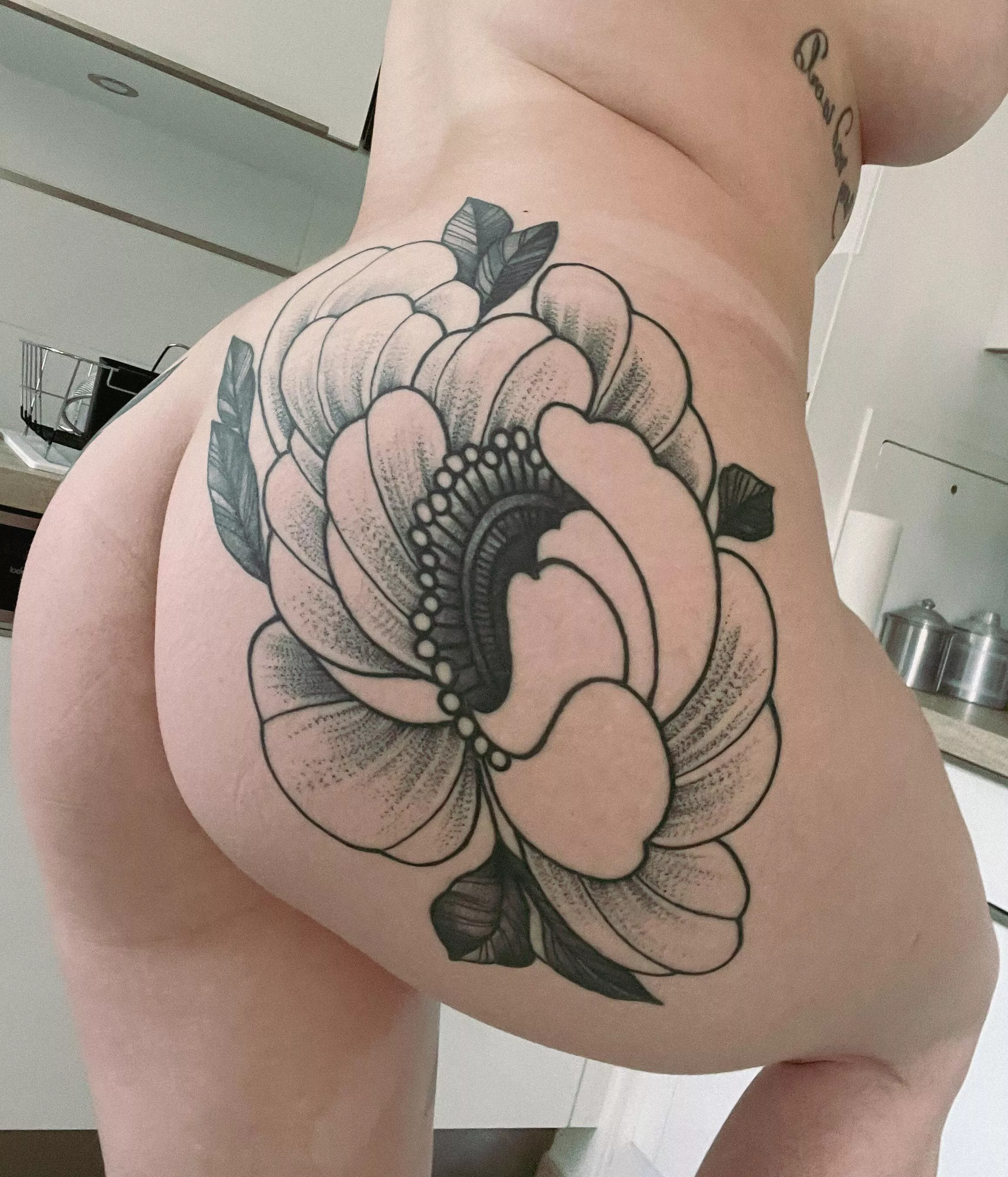 Like my thicc and fit ass ? Tell me what you think ! ππ Like my thicc and fit ass ? Tell me what you think ! ππ