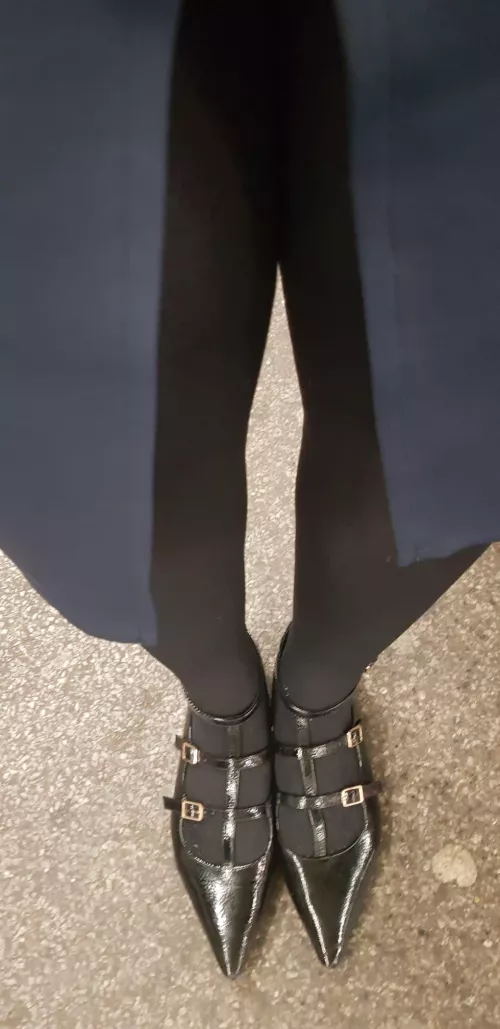Like these shoes and hose? Like these shoes and hose?