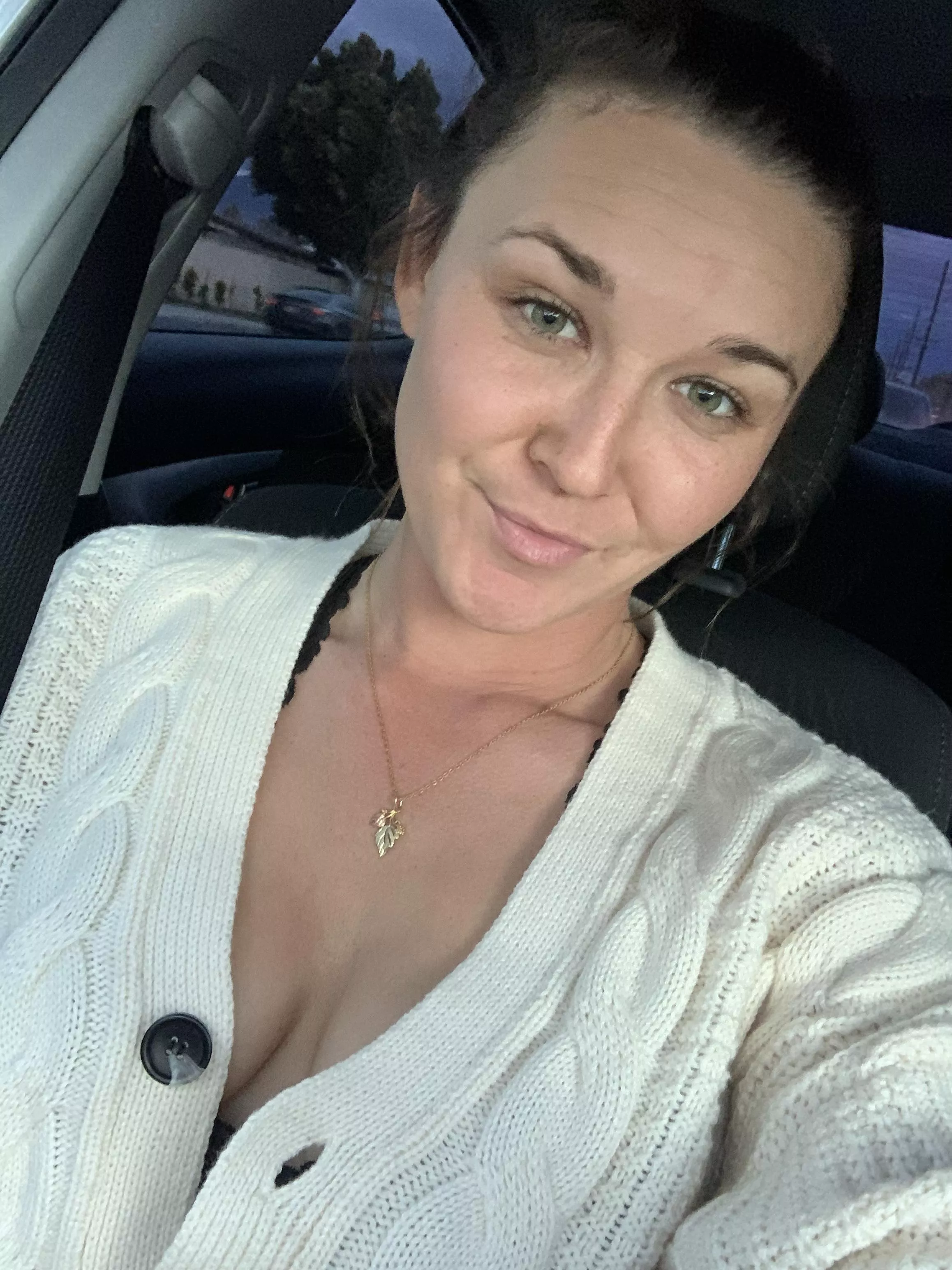 Lil boobie cleavage Lil boobie cleavage