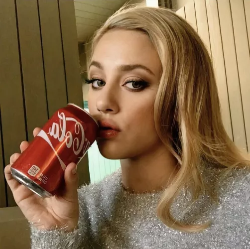 Lili Reinhart Lili Reinhart