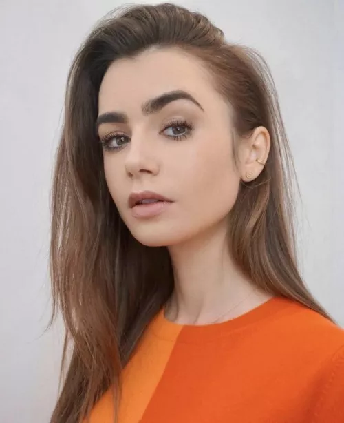 Lily Collins