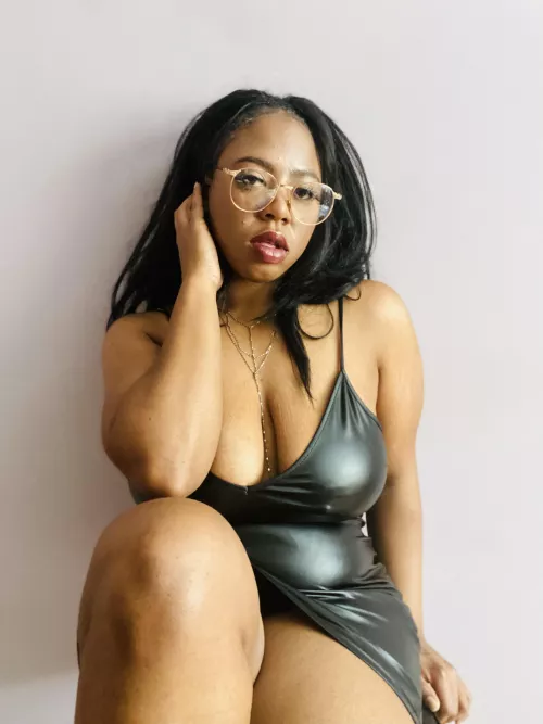 Little Black Dress Behavior