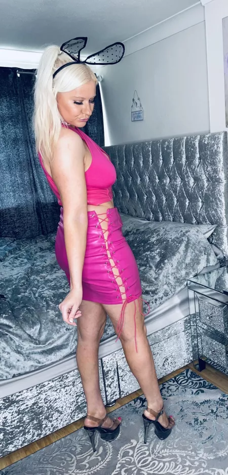 Little pink leather bunny girl Little pink leather bunny girl