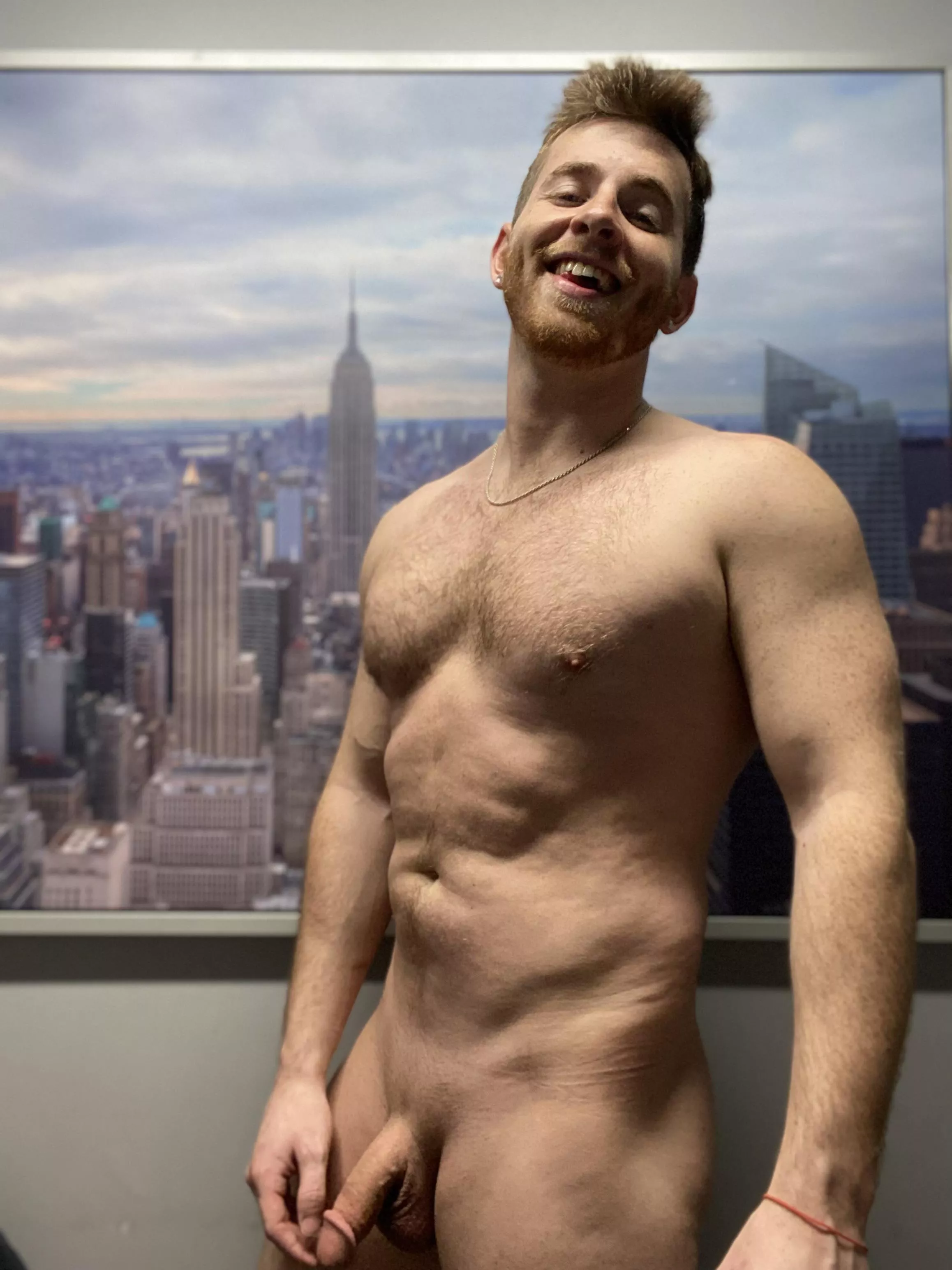 Little post workout flex in the tanning room 😊 (M)