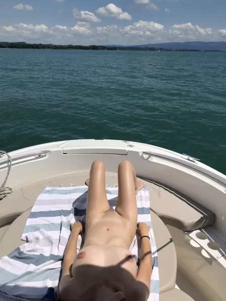 Live is better on a Boat โ๐ผ Live is better on a Boat โ๐ผ