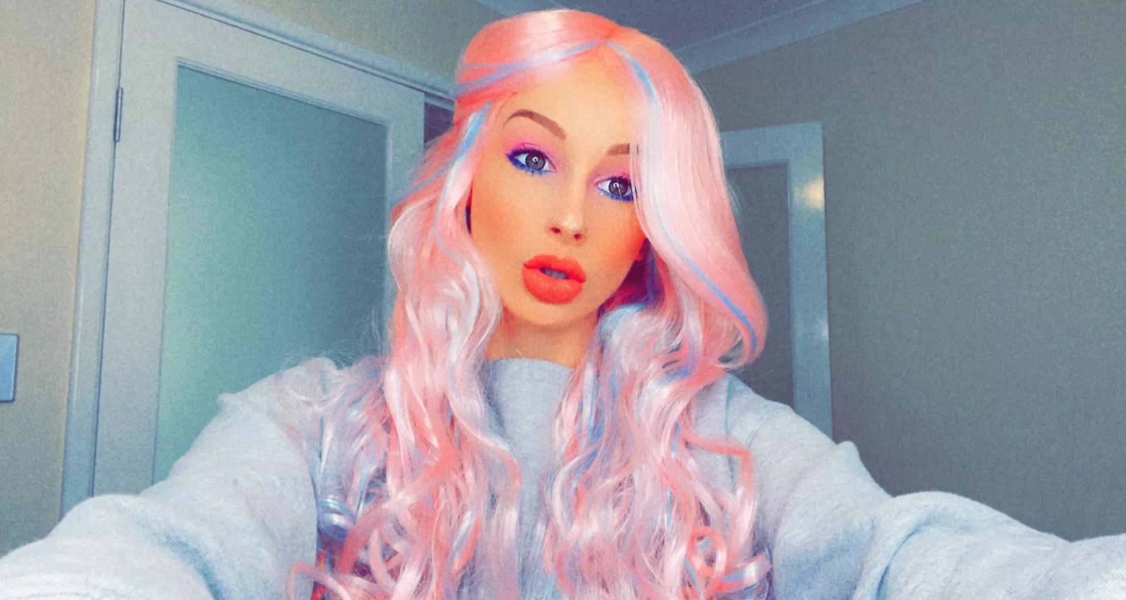 Live soon!! Come have some fun with my Lush and Domi ???????