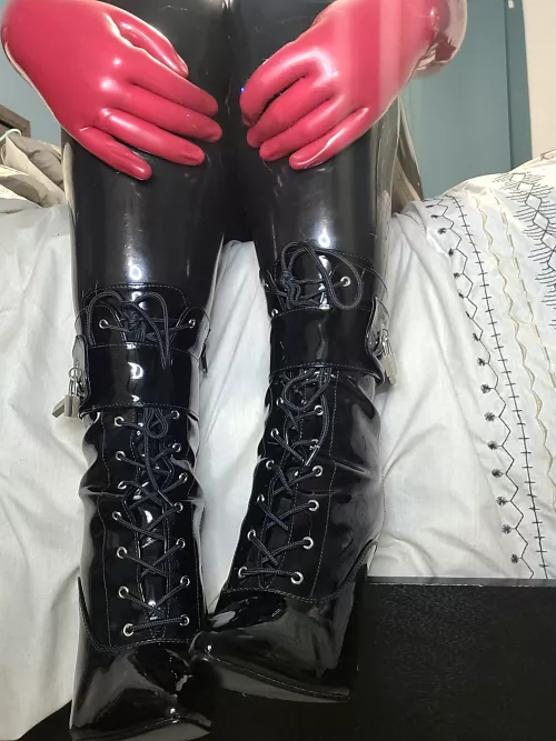 locked boots 🥰