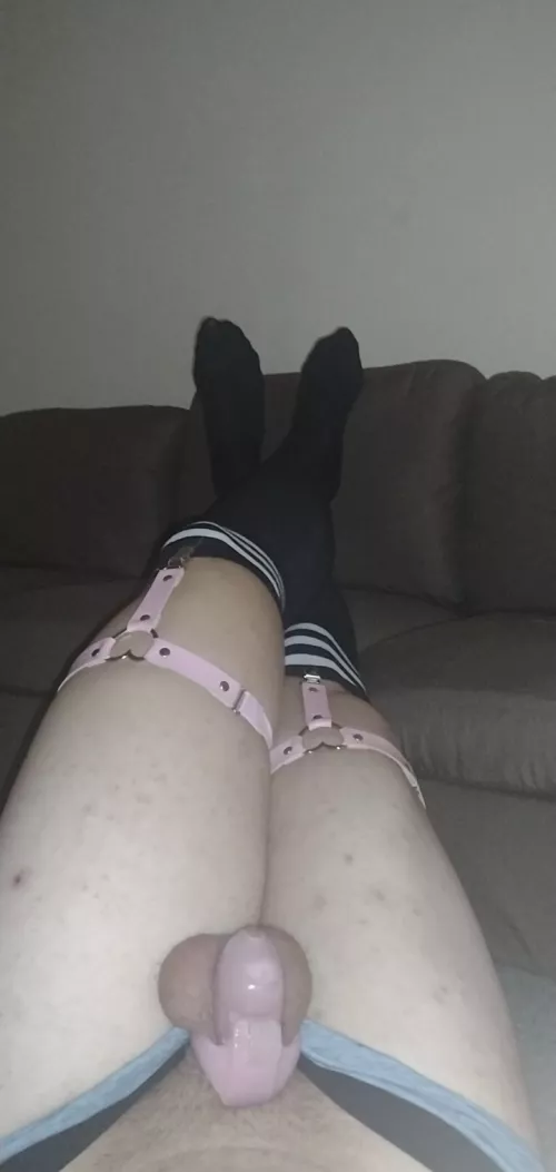 Locktober day 11: I'm shrinking I don't think I wanna be let out