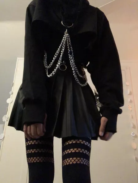 lonely 🖤 lonely 🖤