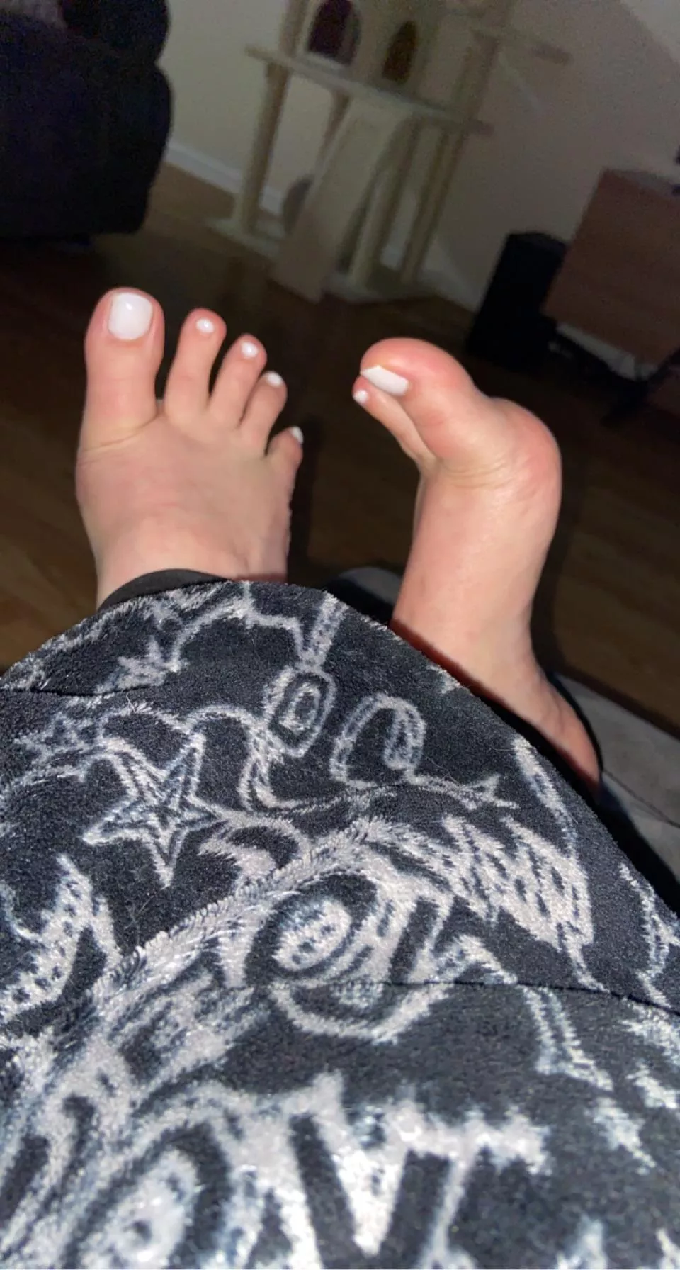 Lonely little toes Lonely little toes