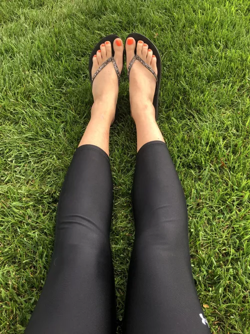 Long legs and big feet ๐ฆถ Long legs and big feet ๐ฆถ