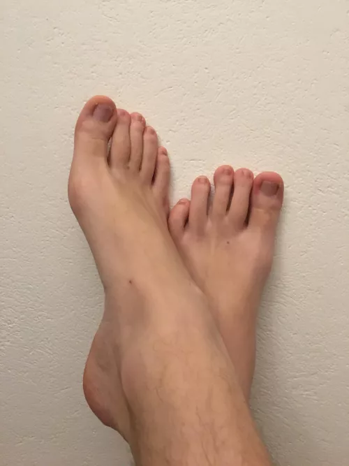 Long toes welcomed?