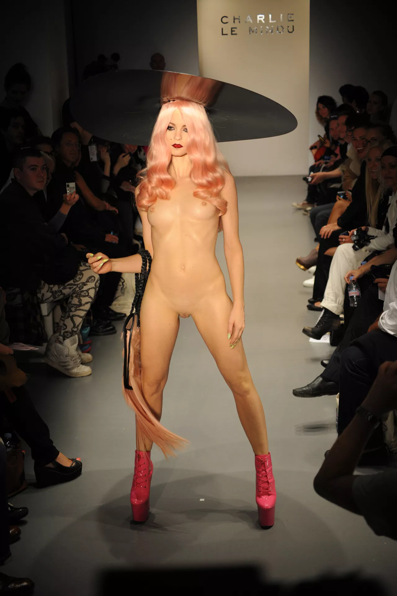 Look 7 - Charlie Le Mindu Spring/Summer 2011 Collection Look 7 - Charlie Le Mindu Spring/Summer 2011 Collection