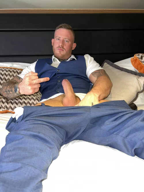 Look at me whilst taking that cock out 😈