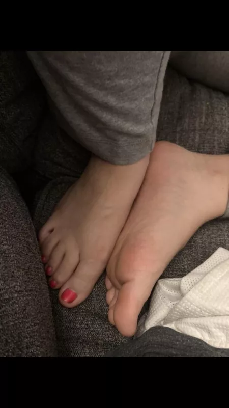 Look at my feet then jerk it β€οΈ