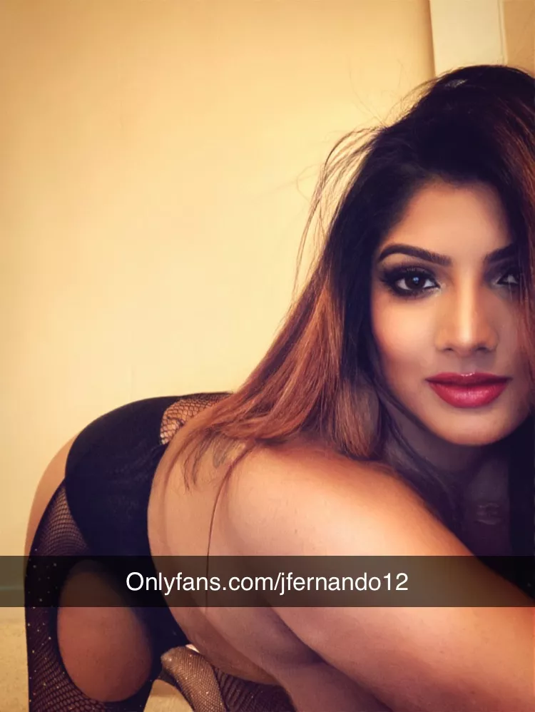 Look me in my eyes, don’t that feel nice? 😉 Link in comments xx Look me in my eyes, don’t that feel nice? 😉 Link in comments xx