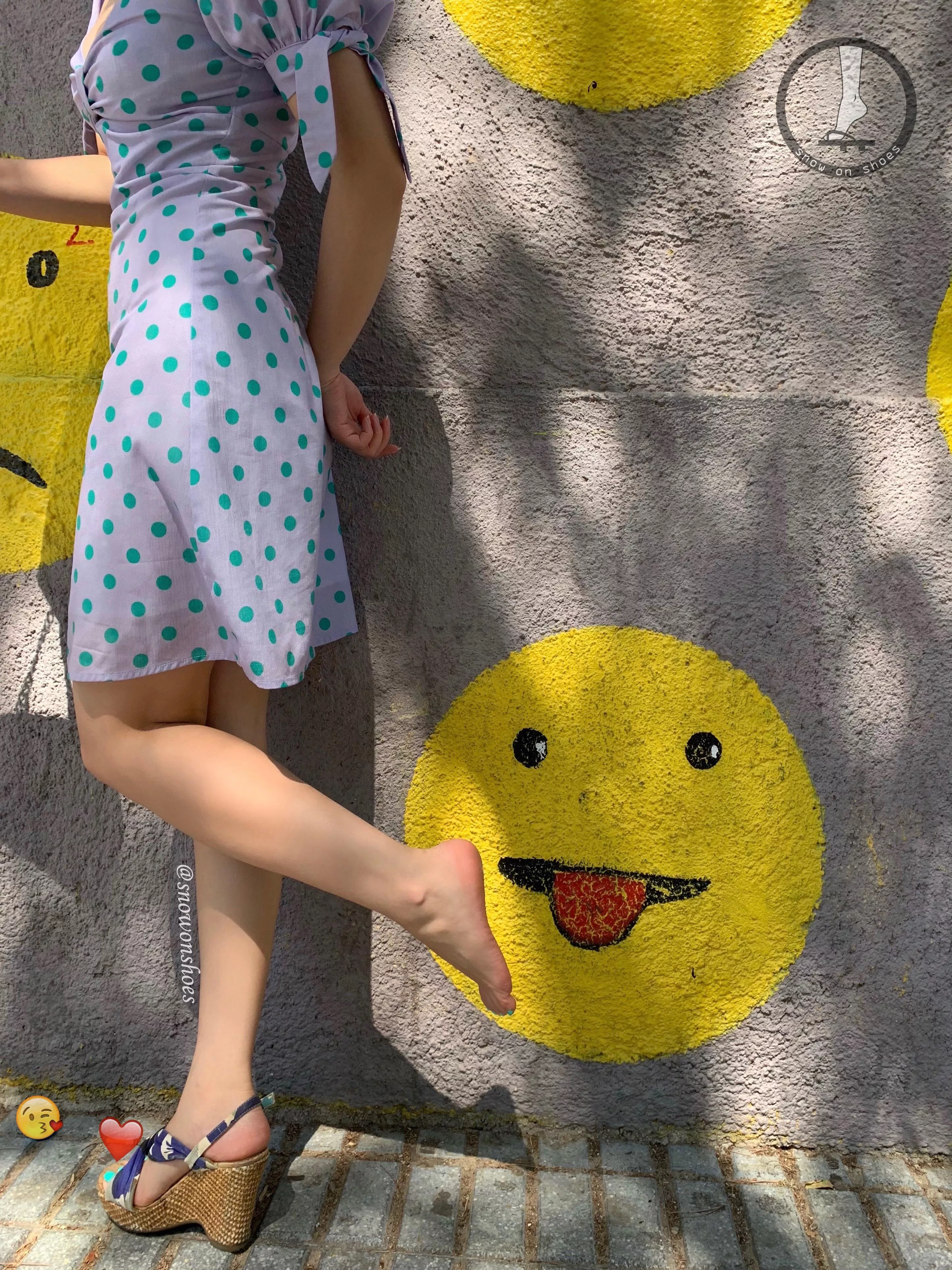 Look who I found on the wall?😛 Look who I found on the wall?😛