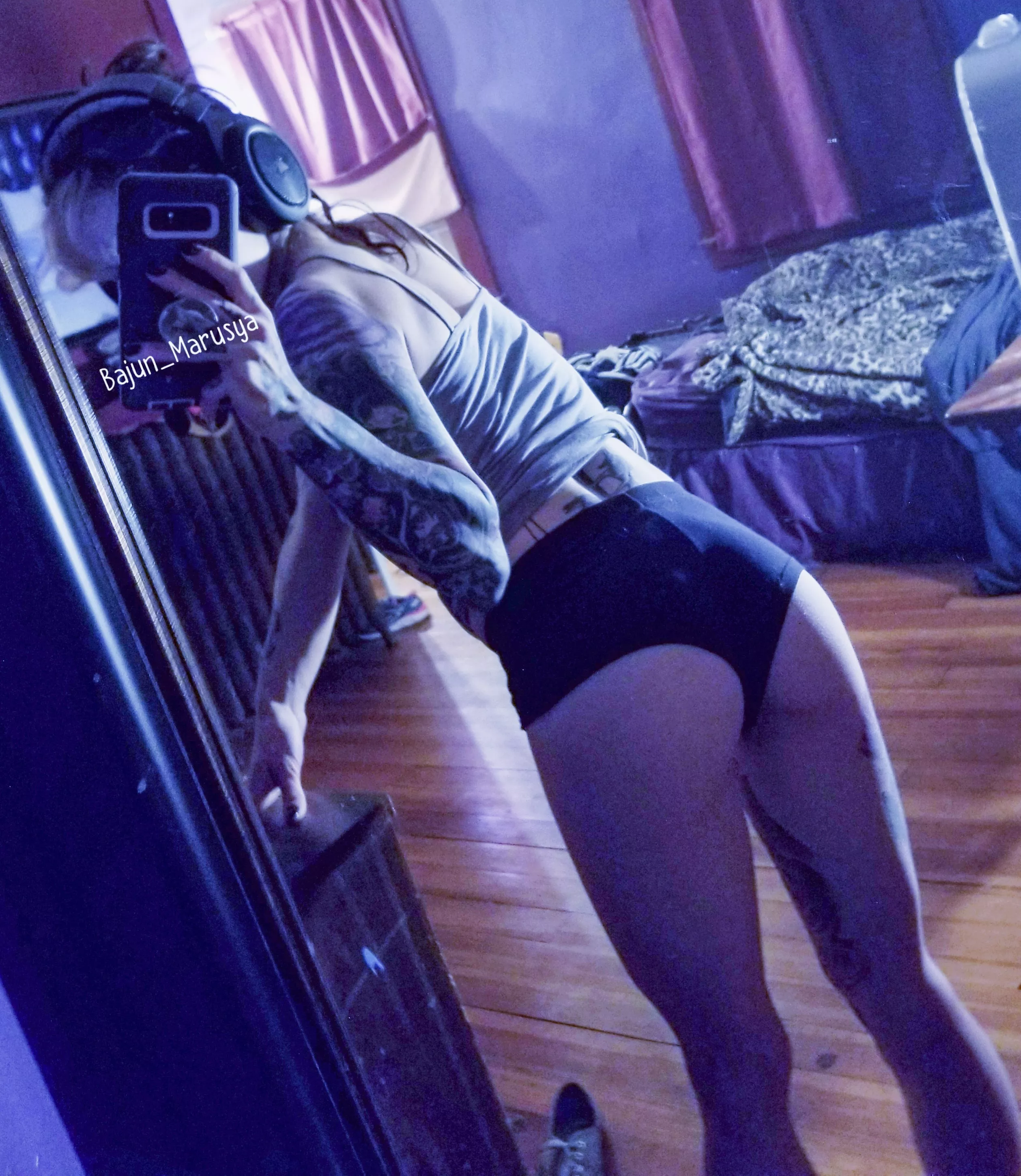 Lookin (F)ine from behind Lookin (F)ine from behind